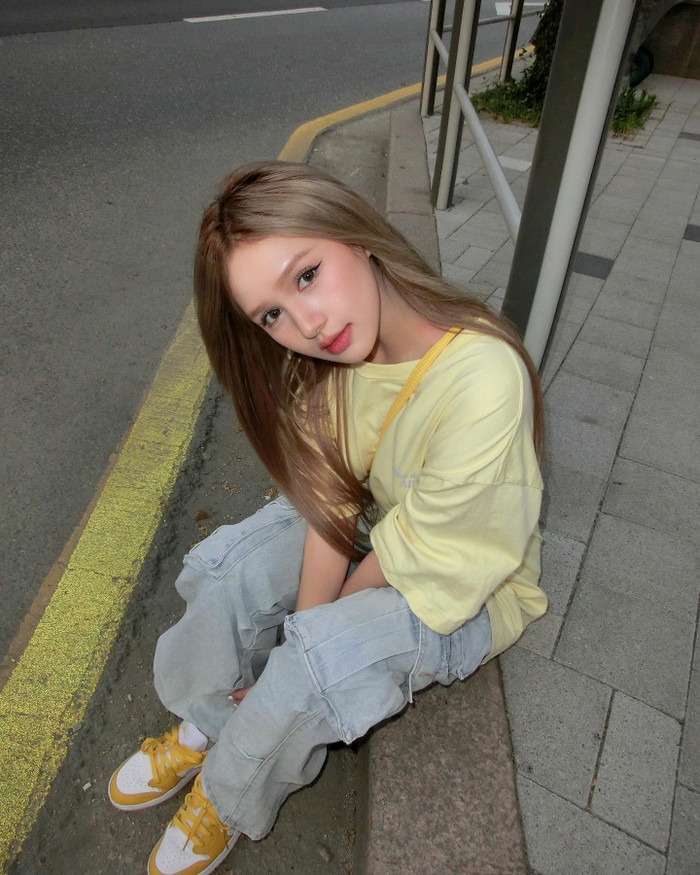 Xoài Non vẫn ưa chuộng phong cách trẻ trung để tôn được nhan sắc như kiểu ăn mặc đường phố, Y2K,...