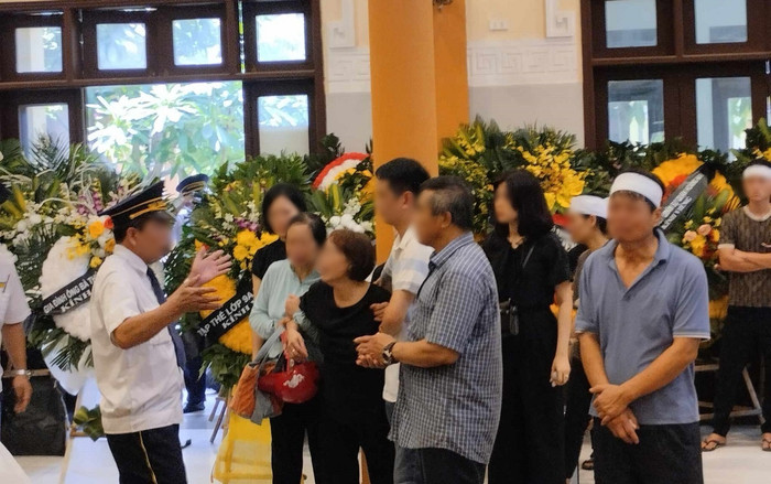 Tang lễ đẫm nước mắt vụ cháy ở Định Công Hạ khiến 4 người thiệt mạng Ảnh 2