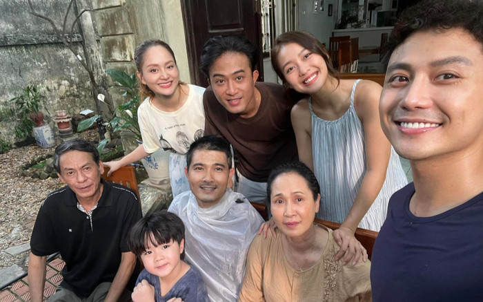 'Mẹ ruột' khen Quang Sự đẹp trai, hóa ra 2 mẹ con đều là cực phẩm nhan sắc Ảnh 2