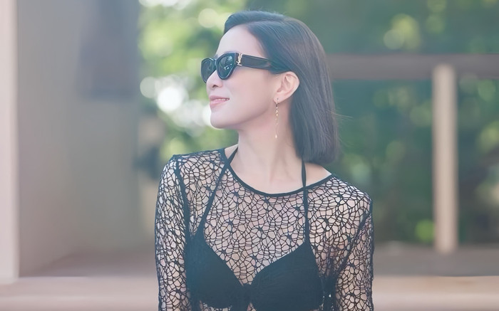 Xa Thi Mạn diện váy lưới, khoe dáng nuột nà tuổi U50 Ảnh 2