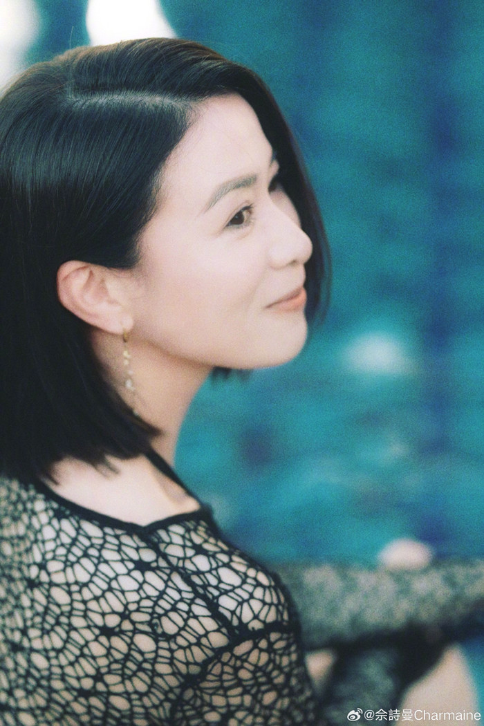 Chia sẻ về bí quyết giữ dáng cân đối, cô cho biết bản thân không tuân theo một chế độ ăn uống cụ thể nào. Trong bữa ăn hàng ngày, người đẹp duy trì thói quen chia nhỏ khẩu phần và dùng rải rác nhiều lần. Các món cũng được chuẩn bị chỉn chu với tôn chỉ hạn chế tối đa lượng dầu mỡ và gia vị.