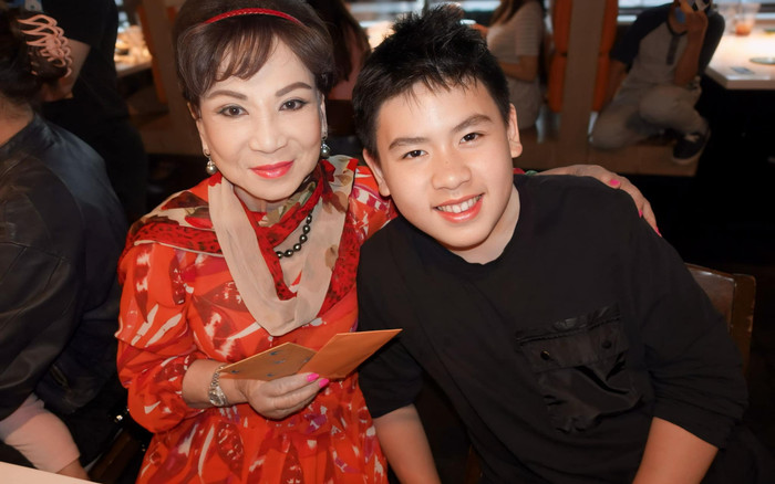 Vợ cũ Bằng Kiều tổ chức sinh nhật hoành tráng cho đấng sinh thành, nhan sắc mẹ ruột gây chú ý Ảnh 2
