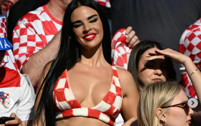 Nữ CĐV nóng bỏng nhất thế giới gặp 2 kiếp nạn tại EURO 2024 Ảnh 2