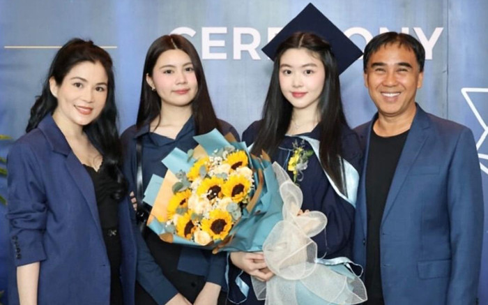 Camera thường nhan sắc con gái MC Quyền Linh trong lễ tốt nghiệp, bức ảnh 'ngày ấy' và 'bây giờ' gây sốt Ảnh 2