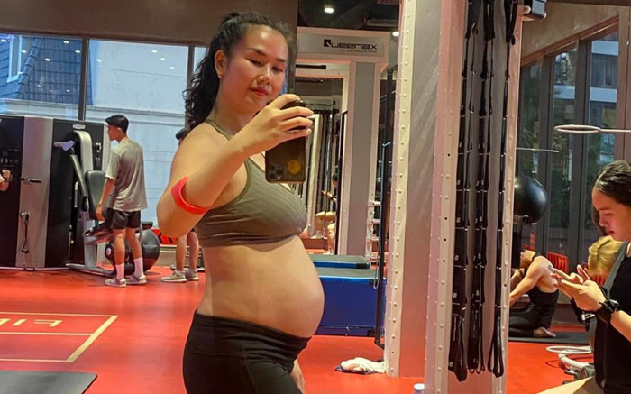 Võ Hạ Trâm khoe bụng bầu tròn lẳn, vẫn chăm chỉ làm việc này suốt thai kì Ảnh 2