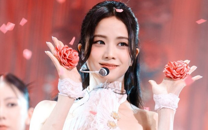 Lisa, Jennie và Rosé đồng loạt tái xuất: Jisoo ơi, đâu rồi? Ảnh 2