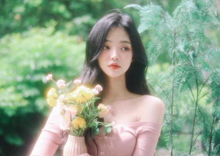 Nữ ca sĩ GenZ Somyi đang nhận sự chỉ trích từ dư luận Hàn Quốc.