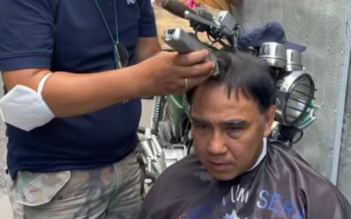 Nghệ sĩ Quyền Linh 'xuống tóc'.