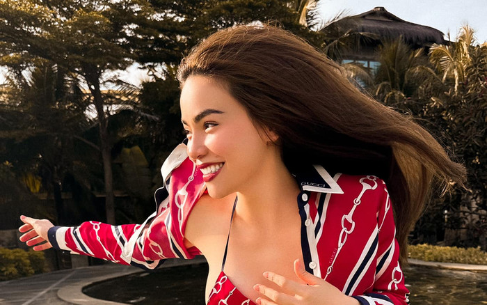 Hồ Ngọc Hà khoe xoạc chân sát sàn nhà ở tuổi 40, vô tình để lộ điều đáng lo Ảnh 2