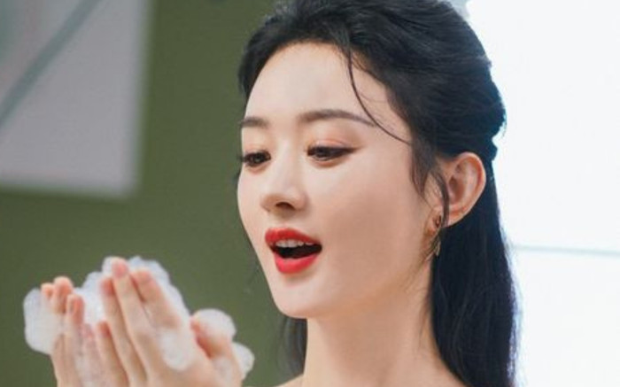 Triệu Lệ Dĩnh diễn cảnh nhảy lầu không nhờ diễn viên đóng thế Ảnh 2