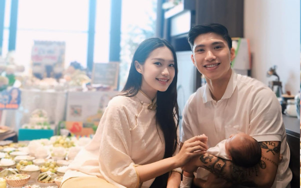 Vợ chồng Đoàn Văn Hậu, Doãn Hải My chính thức đón con đầu lòng Ảnh 2