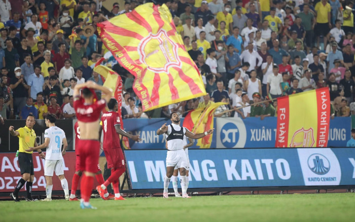 CLB Nam Định chạm một tay vào chức vô địch Ảnh 2