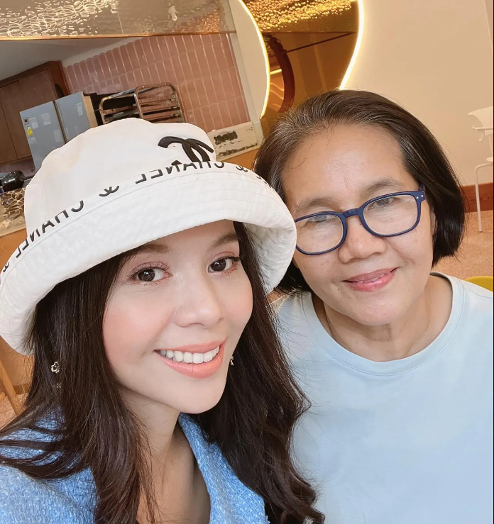 Nữ ca sĩ bỏ nhà ra đi vì cãi nhau mới mẹ ruột Ảnh 1