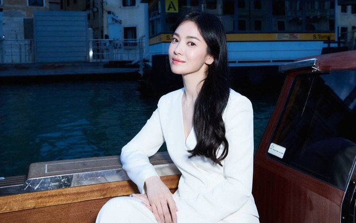 Song Hye Kyo hẹn hò cùng 'người tình' kém 13 tuổi, đối phương không chỉ đẹp còn cực nổi tiếng Ảnh 2