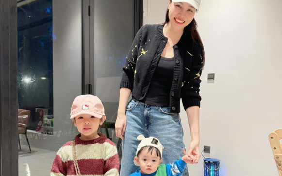 Đàm Thu Trang 'trốn' Cường Đô La đưa các con đi chơi, lộ rõ vóc dáng sau hai lần sinh nở Ảnh 2