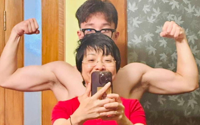 Quý tử nhà NSND Công Lý khoe cơ bắp cuồn cuộn, ngày càng trổ mã điển trai Ảnh 2