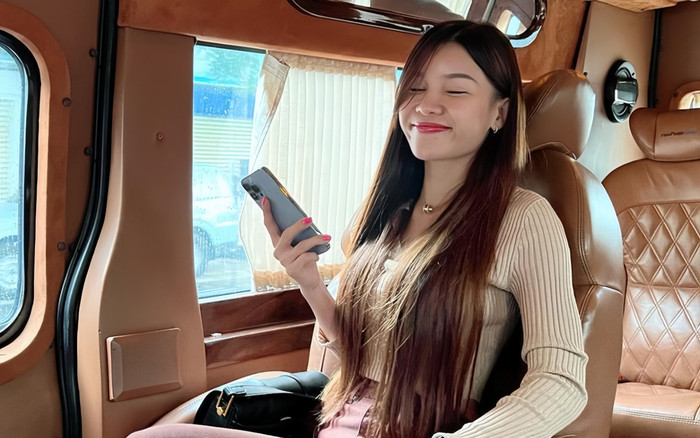 Bạn gái Đặng Văn Lâm làm gì mà bị… khách dí Ảnh 2