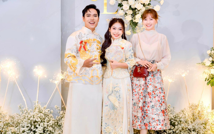 Nam ca sĩ Vbiz bí mật tổ chức lễ cưới, Hari Won và dàn sao đổ bộ chúc mừng Ảnh 2