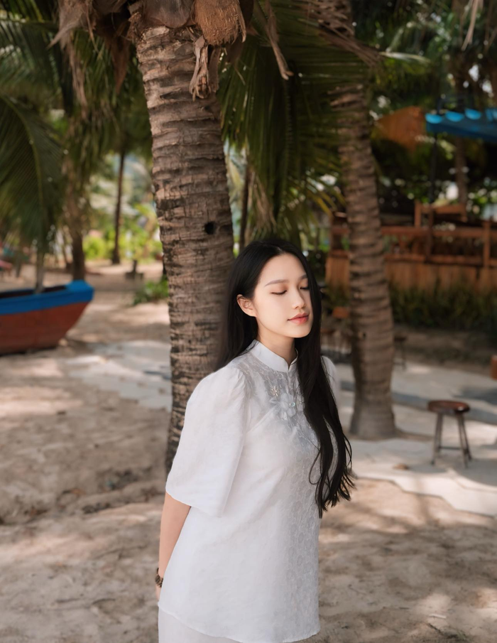 Ngoài ra, da mặt và nhan sắc của Doãn Hải My cũng duy trì được phong độ trắng mịn, đầy đặn. 