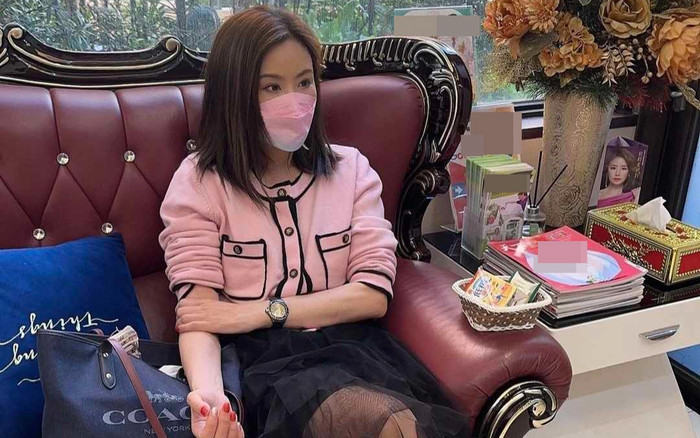 Nữ ca sĩ nổi tiếng một thời giờ hát quán rượu kiếm sống: 'Sự cố xảy ra khiến tôi thấy nhục nhã' Ảnh 2