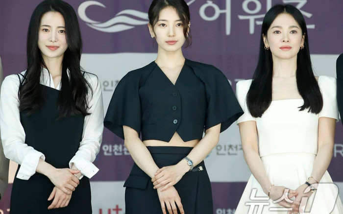 Song Hye Kyo thể hiện cảm xúc bằng hai từ trước màn 'đọ sắc' chấn động giới showbiz Hàn Ảnh 2