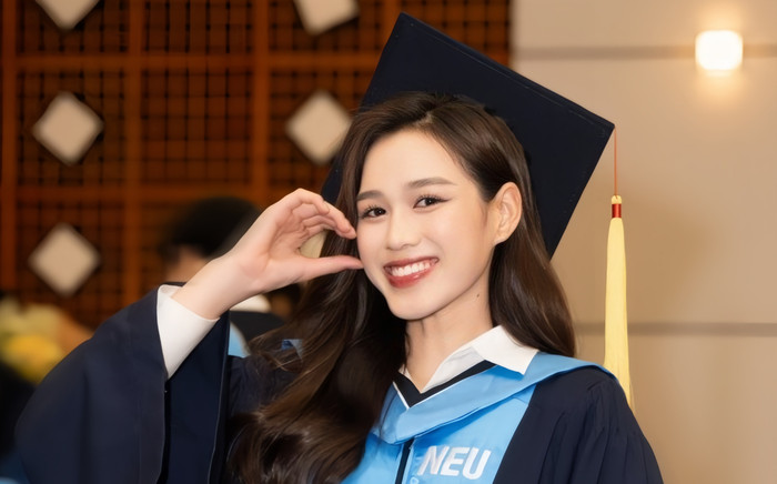 Hoa hậu Đỗ Thị Hà 'truyền vía' đậu đại học Ảnh 2