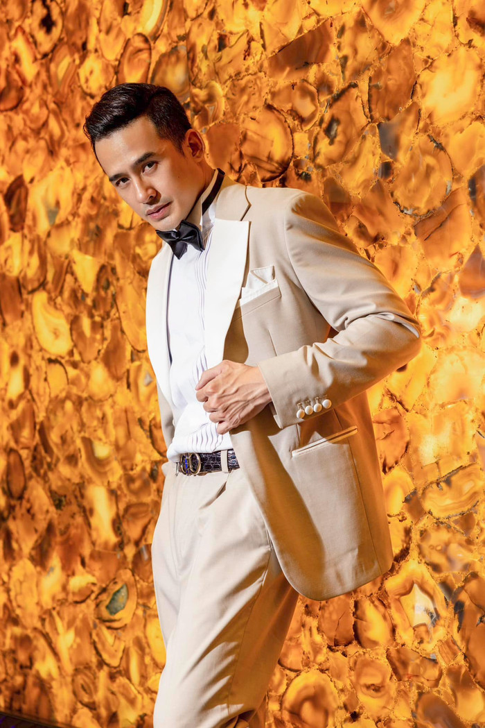 Lương Thế Thành hài hước cho biết ít cười, ít nói, làm mạnh lạnh trông trẻ hơn. 