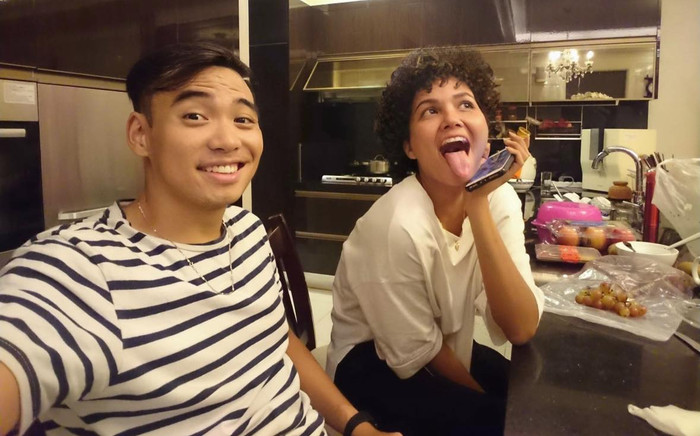 Bạn trai H'Hen Niê đăng clip hẹn hò, 'vạch trần' sở thích xài túi hiệu của nàng hậu Ảnh 2