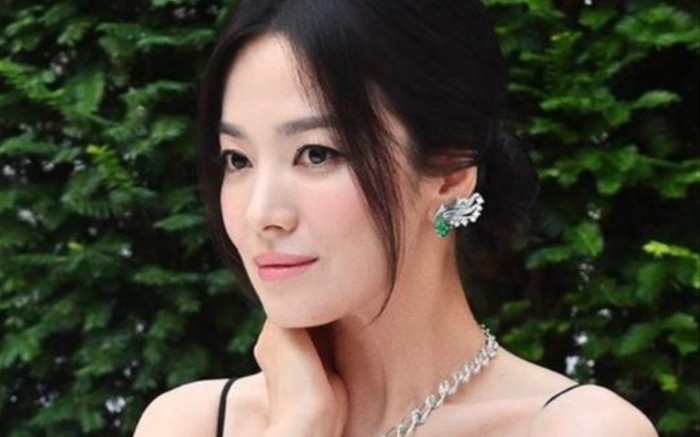 Song Hye Kyo khoe cơ ngơi tiền tỷ, làm một hành động rộ lên nghi vấn nhớ nhung một người Ảnh 2