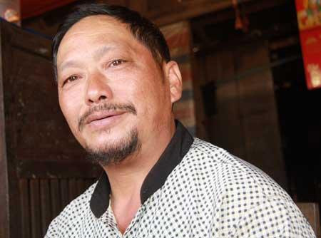 Ông Dia nổi tiếng đào hoa trong vùng