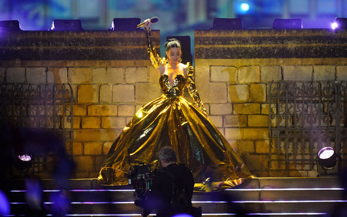 Nữ ca sĩ được trả hơn 120 tỷ để hát đám cưới con trai tỷ phú Ảnh 2