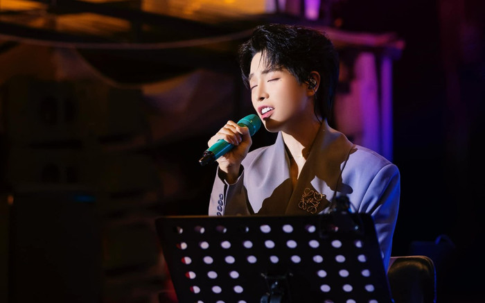 Đức Phúc quên lời khi hát bản hit 5 năm trước, cách xử lý khiến fan cười ngất Ảnh 2