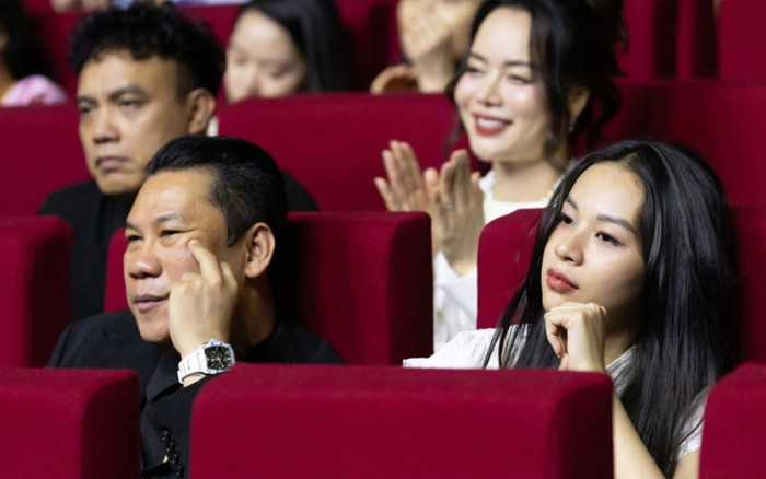 Showbiz 3/6: Bị nghi chia tay học trò Hồ Ngọc Hà, chồng cũ Lệ Quyên vẫn giữ hành động này? Ảnh 2