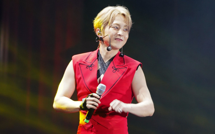 Fandom của Xiumin (EXO) chen lấn, xô đẩy lực lượng bảo an sau đêm diễn? Ảnh 2