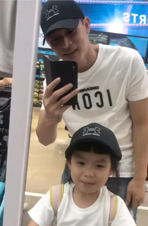 Quách Ngọc Ngoan đi chơi cùng con gái Sumi Thanh Nhã