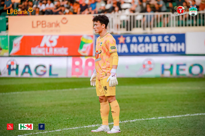 Thủ môn Bùi Tiến Dũng sẽ chia tay CLB LPB HAGL sau màn so tài với Hải Phòng FC vào chiều nay. Ảnh: CLB LPB HAGL