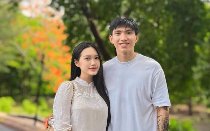 Đoàn Văn Hậu cùng vợ 'trốn con' hẹn hò riêng: Tình tứ như vợ chồng son Ảnh 2