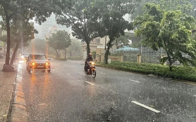 Nắng nóng kéo dài, bao giờ miền Bắc đón mưa? Ảnh 2