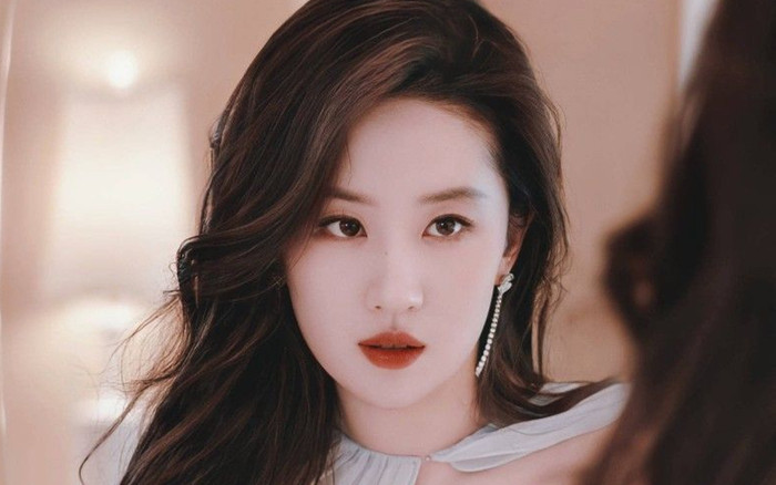 Lưu Diệc Phi thừa nhận từng yêu phải một người rất tồi tệ, nam tài tử Hàn bị réo tên Ảnh 2