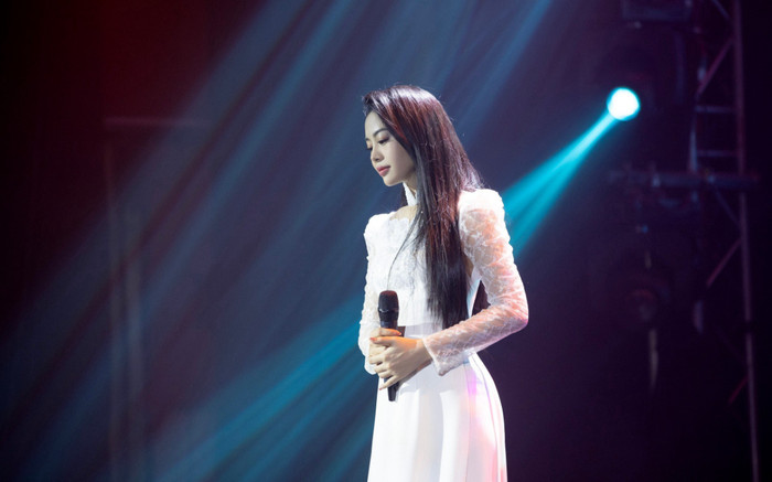 Nữ ca sĩ Việt bất ngờ tuyên bố đổi nghệ danh ngay trên sân khấu Ảnh 2