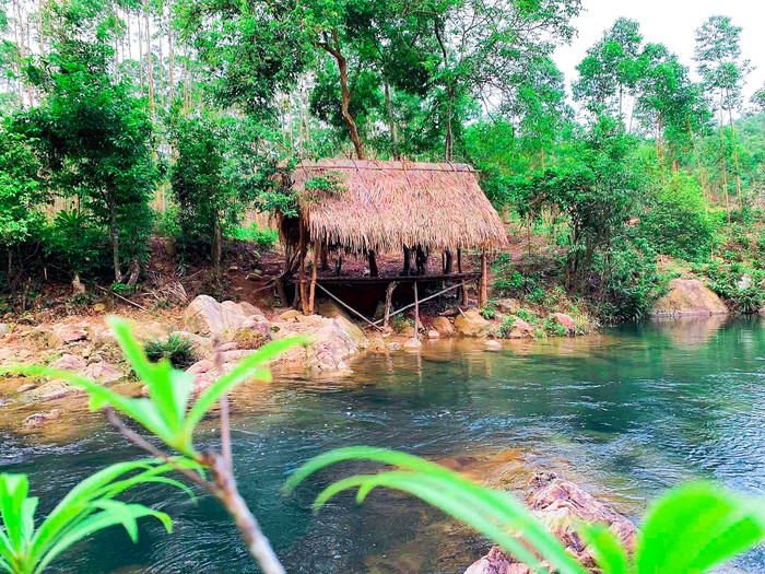 Con suối mát lạnh ở Bắc Giang kéo khách đổ về giải nhiệt mùa hè Ảnh 11