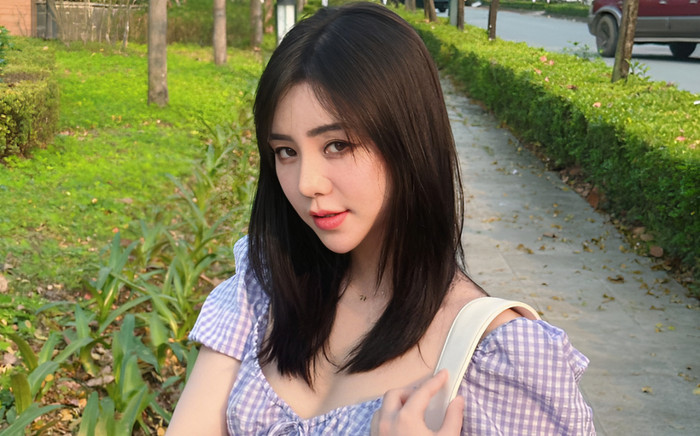 'Chị gái' hơn 10 tuổi của Quỳnh Kool: Ở nhà 60 tỷ, đeo kim cương 100 tỷ sơ hở là chiếm spotlight em gái Ảnh 2