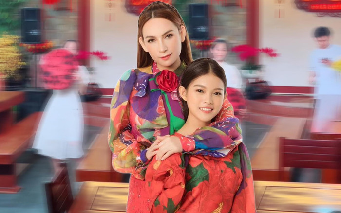 Con nuôi Phi Nhung mặt không son phấn tập hát, nhan sắc được khen ngợi Ảnh 2