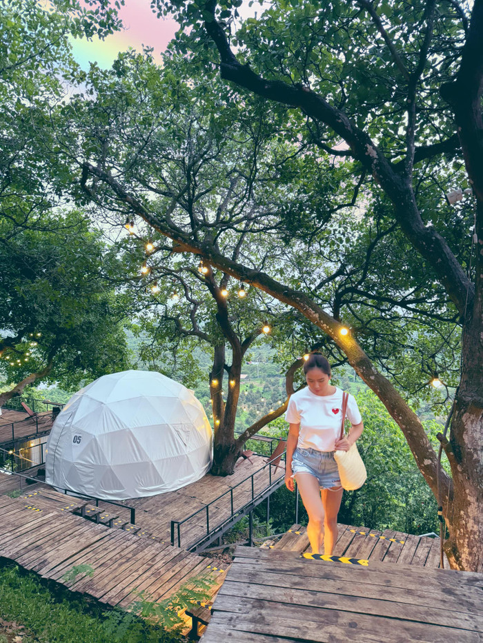 Á hậu Bella Mai chia sẻ hình ảnh trong chuyến du lịch mới đây.