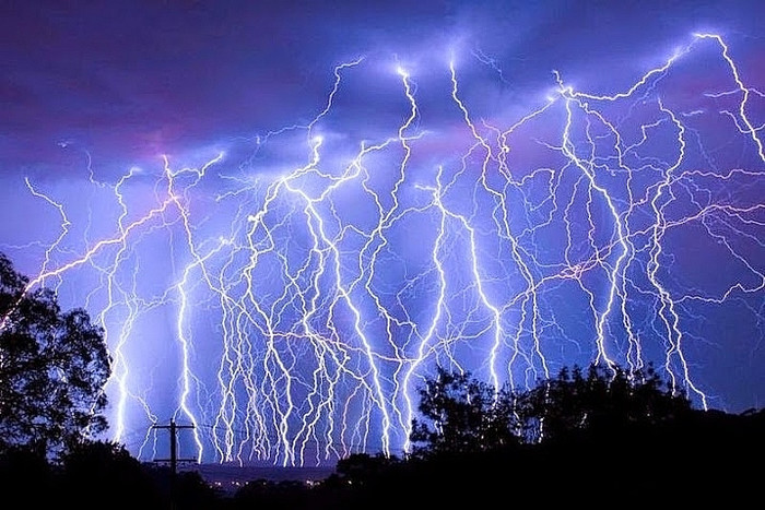 Chiều nay Hà Nội sẽ có mưa lớn, sét