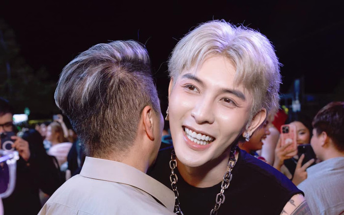 Cháu nuôi Hoài Linh lên tiếng về chiếc cằm dài nhọn khác thường: 'Sao hay soi người ta quá' Ảnh 2