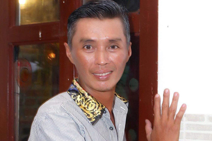 Nam diễn viên nợ tiền nhà, không có tiền thuốc than.