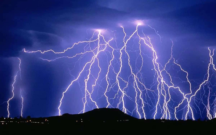 Hà Nội cứ 10 phút lại có gần 500 cú sét đánh Ảnh 2