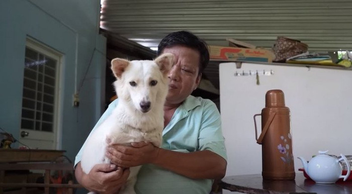 Anh Bé và thú cưng của mình