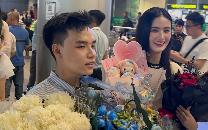 Những khoảnh khắc đẹp của bạn trai và Ý Nhi ở sân bay Ảnh 2